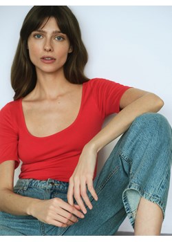 Reserved - T-shirt slim fit z wiskozą - czerwony ze sklepu Reserved w kategorii Bluzki damskie - zdjęcie 174126240