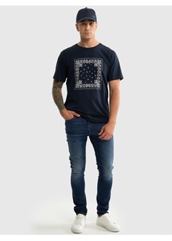 Koszulka męska bawełniana z nadrukiem granatowa Viorel 403 ze sklepu Big Star w kategorii T-shirty męskie - zdjęcie 174132452