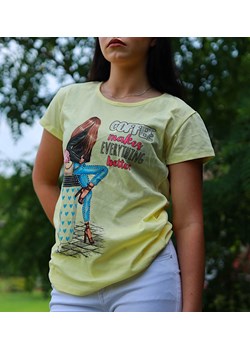 Żółta koszulka t-shirt z dziewczyną /H ub769 S191/ ze sklepu Pantofelek24.pl w kategorii Bluzki damskie - zdjęcie 174135914