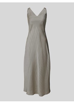 Sukienka midi z dekoltem w serek model ‘Qova’ ze sklepu Peek&Cloppenburg  w kategorii Sukienki - zdjęcie 174136674