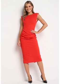 Czerwona Taliowana Sukienka Bez Rękawów z Ozdobnym Marszczeniem Lunala ze sklepu Born2be Odzież w kategorii Sukienki - zdjęcie 174138812
