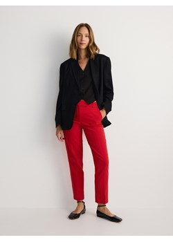 Reserved - Spodnie cygaretki w kant - czerwony ze sklepu Reserved w kategorii Spodnie damskie - zdjęcie 174158154