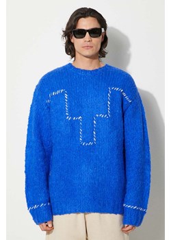 Marcelo Burlon sweter z domieszką wełny Cross Block Knit Comfort Crew męski kolor granatowy ciepły CMHE035F24KNI0054501 ze sklepu PRM w kategorii Swetry męskie - zdjęcie 174161130