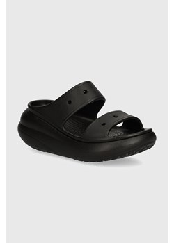 Crocs klapki Classic Crush Sandal damskie kolor czarny na platformie 207670 ze sklepu PRM w kategorii Klapki damskie - zdjęcie 174161212