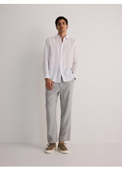 Reserved - Spodnie regular fit z lnem - jasnoszary ze sklepu Reserved w kategorii Spodnie męskie - zdjęcie 174164221