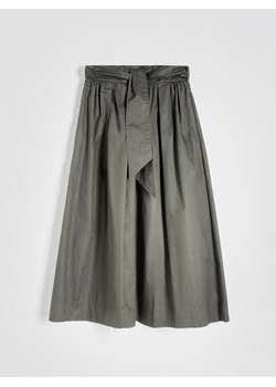 Reserved - Rozkloszowana spódnica midi z wiązaniem - ciemnozielony ze sklepu Reserved w kategorii Spódnice - zdjęcie 174180870