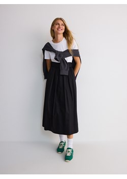 Reserved - Rozkloszowana spódnica midi z wiązaniem - czarny ze sklepu Reserved w kategorii Spódnice - zdjęcie 174180874