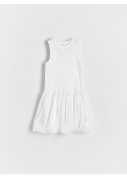 Reserved - Sukienka z ozdobnym dołem - biały ze sklepu Reserved w kategorii Sukienki dziewczęce - zdjęcie 174180913