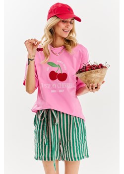 T-shirt Taste My Cherries XXS/XS ze sklepu NAOKO w kategorii Bluzki damskie - zdjęcie 174280763