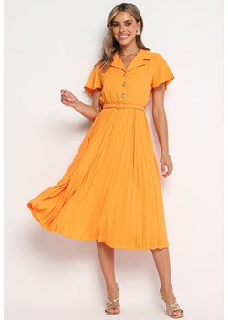 Pomarańczowa Rozkloszowana Sukienka z Plisowanym Dołem Paskiem Gumką w Talii i Guzikami Nelvine ze sklepu Born2be Odzież w kategorii Sukienki - zdjęcie 174350974