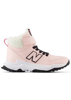 Buty New Balance PT800TFP - różowe ze sklepu streetstyle24.pl w kategorii Buty sportowe dziecięce - zdjęcie 174363374