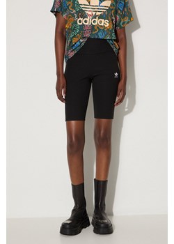 adidas Originals szorty damskie kolor czarny z aplikacją high waist IW5733 ze sklepu PRM w kategorii Szorty - zdjęcie 174538161