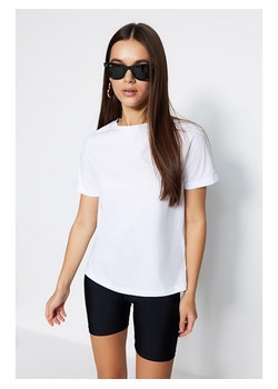 trendyol Koszulka w kolorze białym ze sklepu Limango Polska w kategorii Bluzki damskie - zdjęcie 174544881