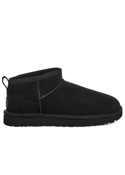 Buty Ugg W Classic Ultra Mini 1116109-BLK - czarne ze sklepu streetstyle24.pl w kategorii Śniegowce damskie - zdjęcie 174558182