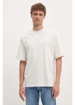 Calvin Klein Jeans t-shirt bawełniany męski kolor beżowy gładki J30J326458 ze sklepu ANSWEAR.com w kategorii T-shirty męskie - zdjęcie 174567914