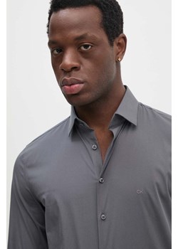 Calvin Klein koszula męska kolor szary slim z kołnierzykiem klasycznym ze sklepu ANSWEAR.com w kategorii Koszule męskie - zdjęcie 174583582