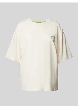 T-shirt o kroju oversized z nadrukiem z logo model ‘SIMONA’ ze sklepu Peek&Cloppenburg  w kategorii Bluzki damskie - zdjęcie 174584944