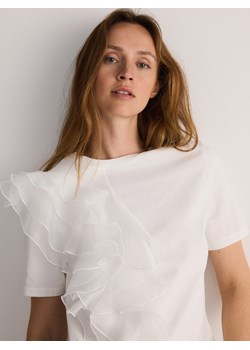 Reserved - T-shirt z ozdobną falbaną - biały ze sklepu Reserved w kategorii Bluzki damskie - zdjęcie 174586024