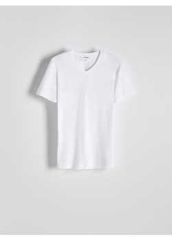 Reserved - T-shirt slim z dekoltem V - biały ze sklepu Reserved w kategorii T-shirty męskie - zdjęcie 174609653