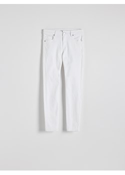 Reserved - Jeansy slim fit ze średnim stanem - biały ze sklepu Reserved w kategorii Jeansy damskie - zdjęcie 174613984