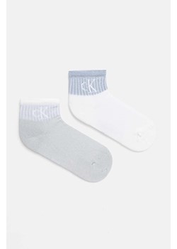 Calvin Klein Jeans skarpetki 2-pack damskie kolor niebieski 701230599 ze sklepu ANSWEAR.com w kategorii Skarpetki damskie - zdjęcie 174617890