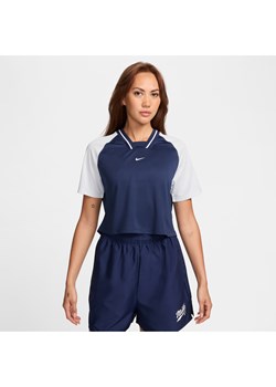 Damska koszulka z krótkim rękawem o skróconym kroju Nike Sportswear - Szary ze sklepu Nike poland w kategorii Bluzki damskie - zdjęcie 174621374