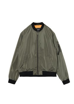 Cropp - Kurtka bomberka z kieszenią na rękawie - zielony ze sklepu Cropp w kategorii Kurtki męskie - zdjęcie 174623051