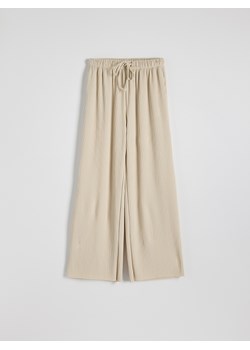 Reserved - Plisowane spodnie wide leg - beżowy ze sklepu Reserved w kategorii Spodnie damskie - zdjęcie 174629510