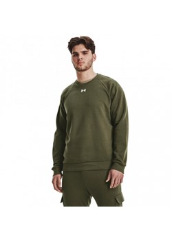 Męska bluza dresowa nierozpinana bez kaptura Under Armour UA Rival Fleece Crew - oliwkowa/khaki ze sklepu Sportstylestory.com w kategorii Bluzy męskie - zdjęcie 174634383