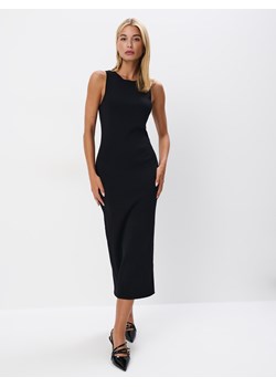 Mohito - Dopasowana czarna sukienka midi - czarny ze sklepu Mohito w kategorii Sukienki - zdjęcie 174640513