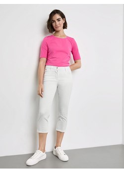Gerry Weber Rybaczki dżinsowe w kolorze białym ze sklepu Limango Polska w kategorii Spodnie damskie - zdjęcie 174670023