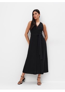 Mohito - Czarna sukienka midi z wiskozy i lnu - czarny ze sklepu Mohito w kategorii Sukienki - zdjęcie 174678950