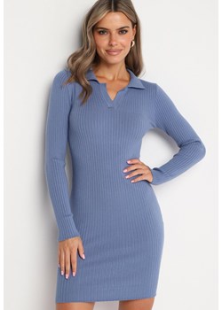 Niebieska Sweterkowa Sukienka z Prążkowanego Materiału z Kołnierzykiem Merivanae ze sklepu Born2be Odzież w kategorii Sukienki - zdjęcie 174681471