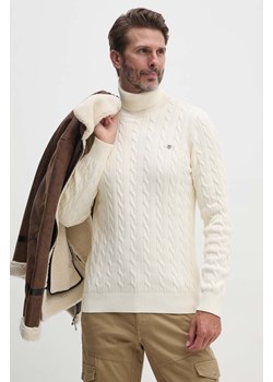 Gant sweter bawełniany kolor beżowy z golferm 8050607 ze sklepu ANSWEAR.com w kategorii Swetry męskie - zdjęcie 174703811