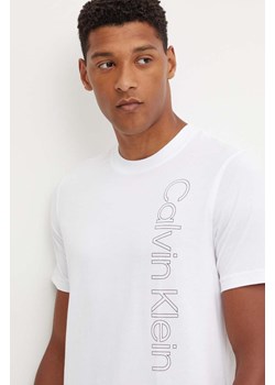 Calvin Klein Performance t-shirt męski kolor biały z nadrukiem 00GMF4K113 ze sklepu ANSWEAR.com w kategorii T-shirty męskie - zdjęcie 174704531