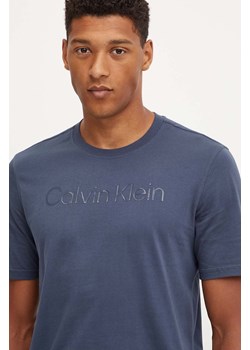 Calvin Klein Performance t-shirt męski kolor granatowy z aplikacją 00GMF4K110 ze sklepu ANSWEAR.com w kategorii T-shirty męskie - zdjęcie 174704540