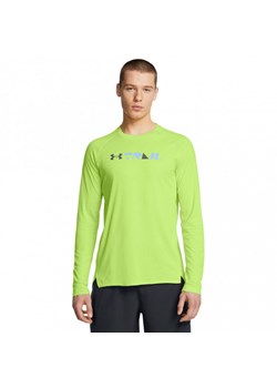 Męski longsleeve do biegania Under Armour UA Trail Run Graphic Ls - zielony ze sklepu Sportstylestory.com w kategorii T-shirty męskie - zdjęcie 174707270