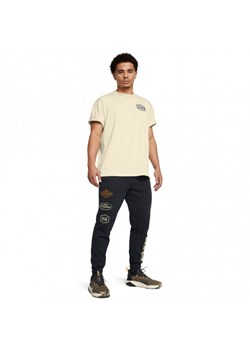Męskie spodnie treningowe Under Armour Project Rock Hwt Pant Tools - czarne ze sklepu Sportstylestory.com w kategorii Spodnie męskie - zdjęcie 174707392