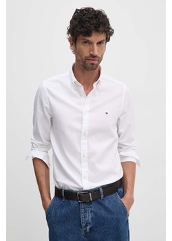 Tommy Hilfiger koszula bawełniana męska kolor biały slim z kołnierzykiem button-down MW0MW34568 ze sklepu ANSWEAR.com w kategorii Koszule męskie - zdjęcie 174722951