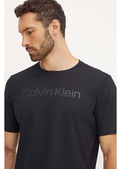 Calvin Klein Performance t-shirt treningowy kolor czarny z nadrukiem 00GMF4K124 ze sklepu ANSWEAR.com w kategorii T-shirty męskie - zdjęcie 174723530