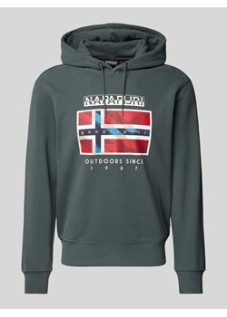 Bluza z kapturem i nadrukiem z logo model ‘BIG FLAG’ ze sklepu Peek&Cloppenburg  w kategorii Bluzy męskie - zdjęcie 174726574