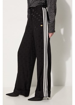 adidas Originals spodnie Jaquard Pant damskie kolor czarny szerokie high waist JI9659 ze sklepu PRM w kategorii Spodnie damskie - zdjęcie 174727564