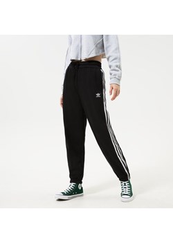 ADIDAS 3 STRIPES OVERSIZED JOGGERS ze sklepu Sizeer w kategorii Spodnie damskie - zdjęcie 174745180