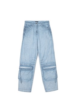 Cropp - Niebieskie spodnie z kieszeniami cargo - granatowy ze sklepu Cropp w kategorii Jeansy męskie - zdjęcie 174748033