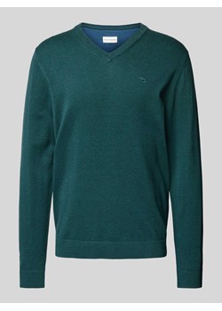 Sweter z dzianiny z wyhaftowanym logo model ‘BASIC’ ze sklepu Peek&Cloppenburg  w kategorii Swetry męskie - zdjęcie 174758720