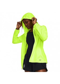 Damska kurtka do biegania Under Armour UA OutRun the STORM Jacket - limonka ze sklepu Sportstylestory.com w kategorii Kurtki damskie - zdjęcie 174760862