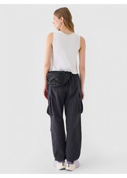 Damski crop top 4F 4FRAW24TSLEF183 - biały ze sklepu Sportstylestory.com w kategorii Bluzki damskie - zdjęcie 174761213