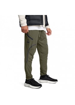 Męskie spodnie treningowe Under Armour UA Unstoppable Cargo Pants - khaki ze sklepu Sportstylestory.com w kategorii Spodnie męskie - zdjęcie 174761453