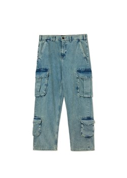 Cropp - Baggy z kieszeniami cargo - niebieski ze sklepu Cropp w kategorii Jeansy męskie - zdjęcie 174770970