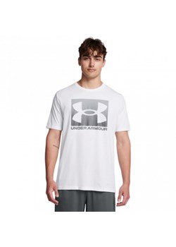 Męski t-shirt z nadrukiem Under Armour UA M Boxed Sports Updated Ss - biały ze sklepu Sportstylestory.com w kategorii T-shirty męskie - zdjęcie 174777500